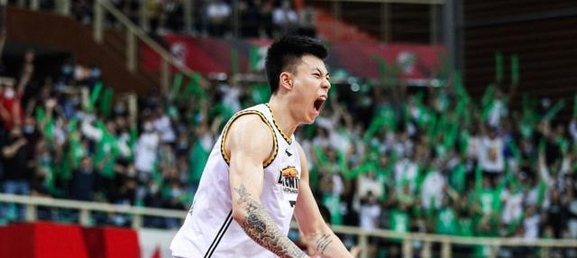 张镇麟|张镇麟赴美征战“两步走”，3新星冲击NBA，一人获公牛队试训邀请