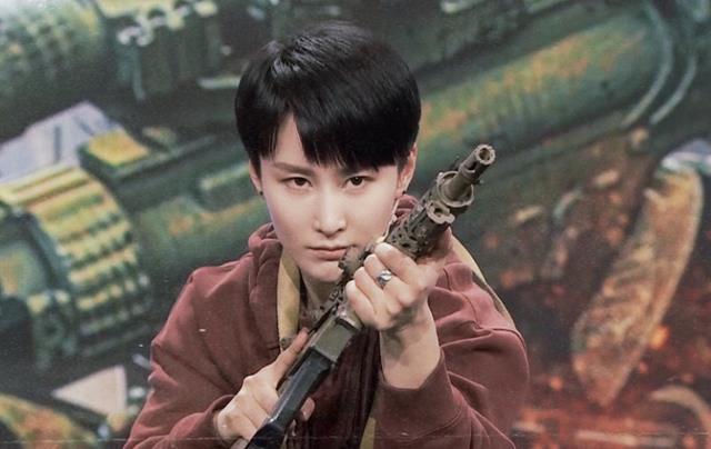 蒋璐霞|蒋璐霞：《红海行动》剃平头，如今露脸《特战荣耀》又惊艳了一把