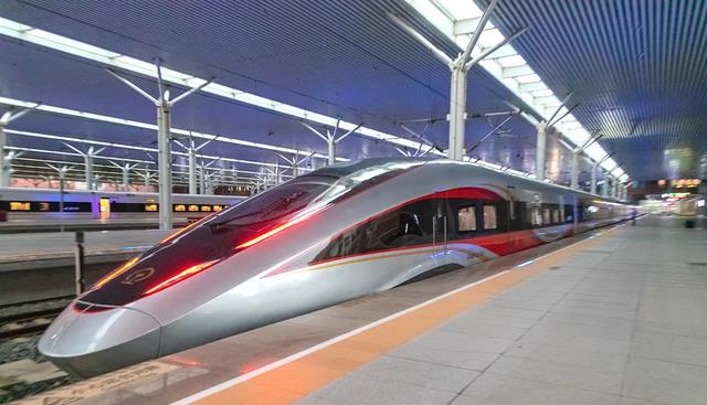 超级高铁|誓要与中国一较高下？马斯克说要建“超级高铁”，我国已发展多时