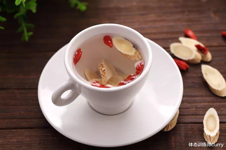 黄芪|经常喝黄芪水,人为何会变瘦?医生:黄芪水的副作用,尽量别忽视