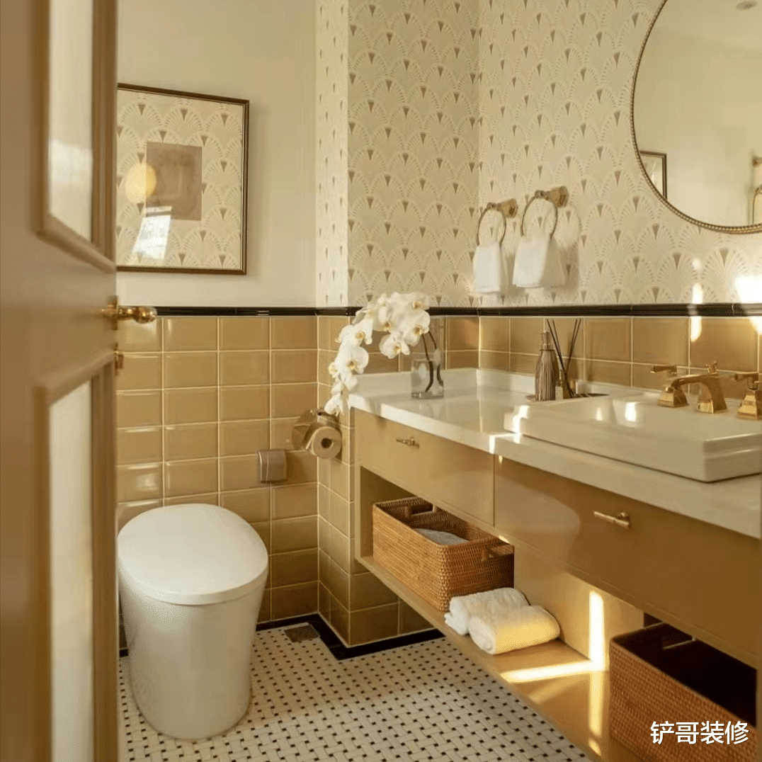 上完厕所,“马桶盖”关上还是打开?我一直做错,难怪家里臭烘烘