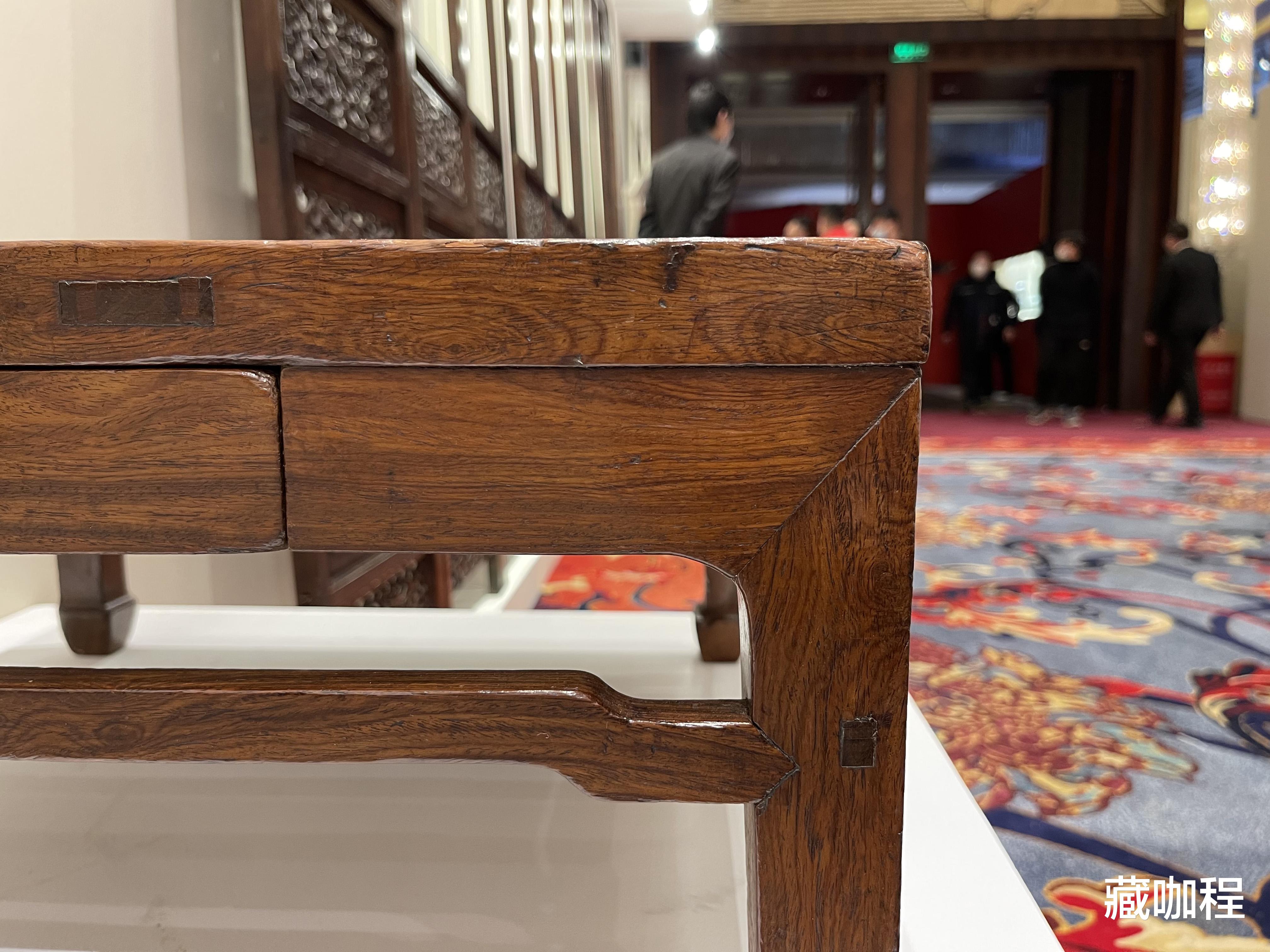 抽屉层全封闭,黄花梨四面平炕几考究精致