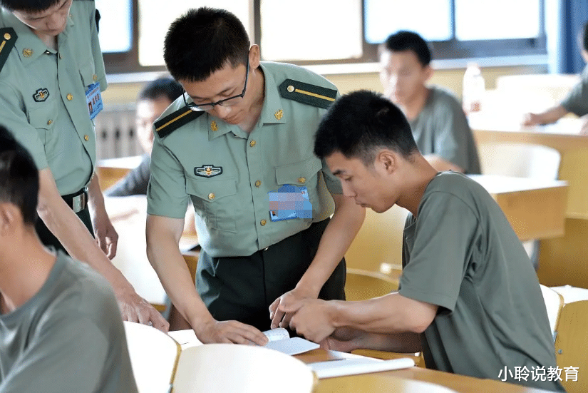 文职|“军队文职”公开招聘，年薪18万有编制，45岁以下均有报名资格