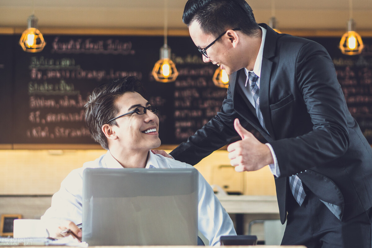 |为什么现在人们越来越不讨好领导了?