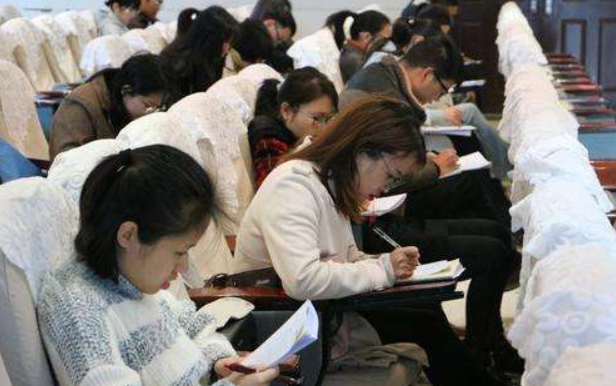 |为啥在“考公”大军中，很少见985、211的名校生？还真不是看不上