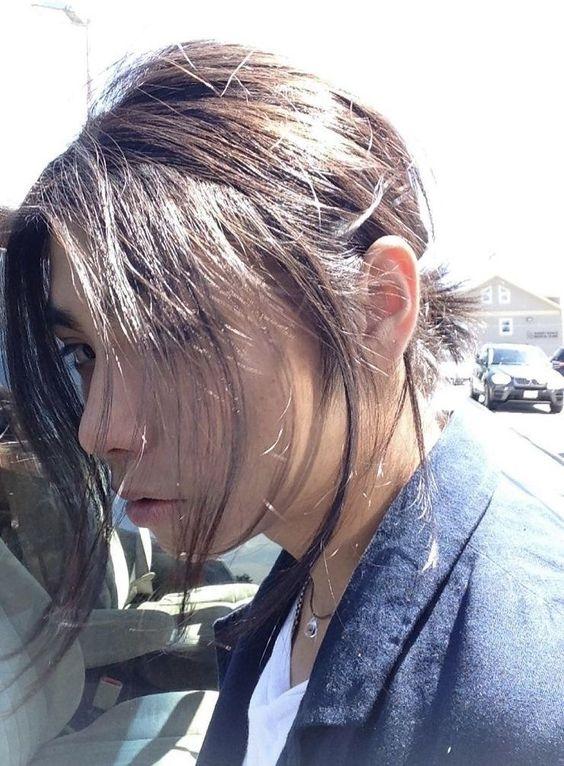 村上虹郎|苣屋戏外是黑发大帅哥!村上虹郎浓颜系帅脸超迷人,爸妈皆是大咖