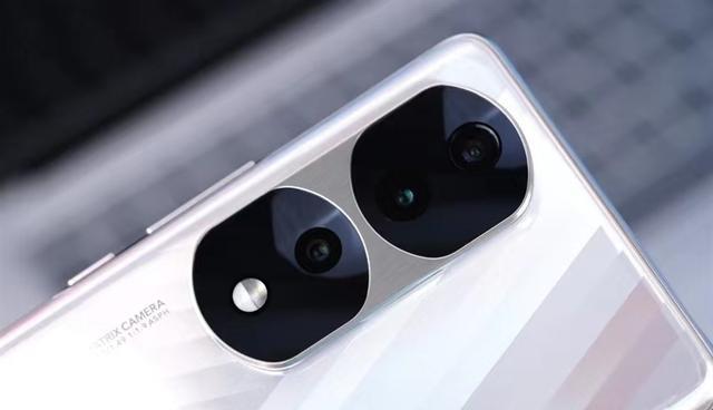 荣耀|荣耀新机亮相，120Hz+4nm，值得期待