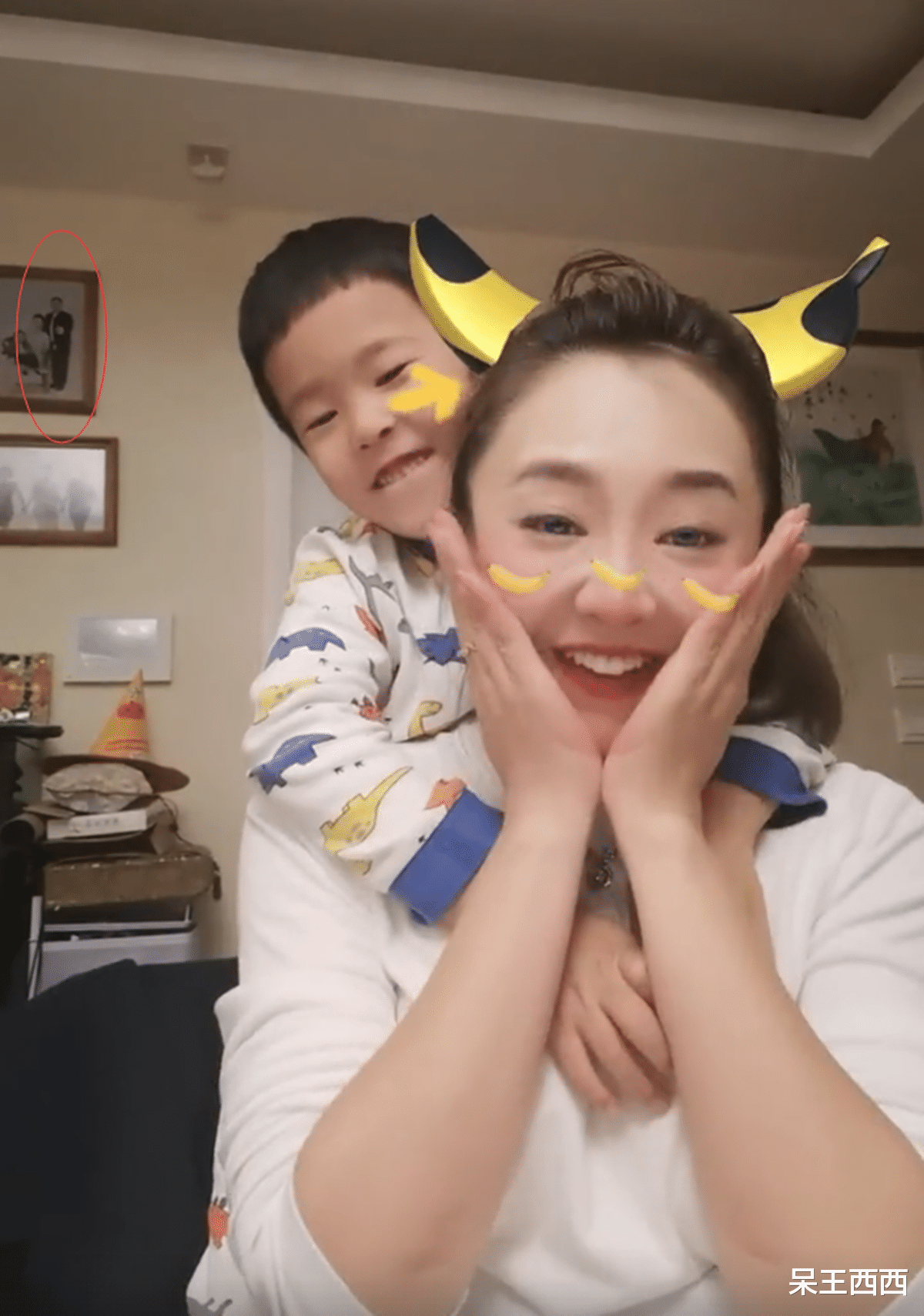 月亮姐姐|央视主持人月亮姐姐公开个人生活,神秘富豪老公意外出镜