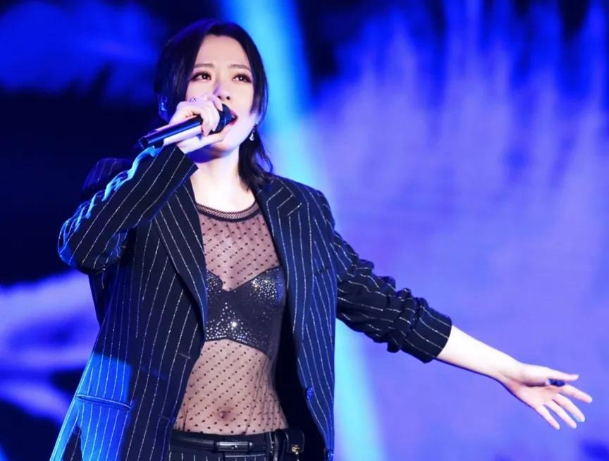 张靓颖|离婚4年再看张靓颖和冯轲的各自生活，真的已经相差太大