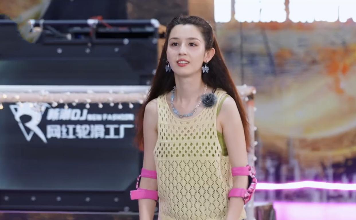 秦霄贤|德云社秦霄贤“新恋情”曝光,看到模糊画面,大家的评论褒贬不一