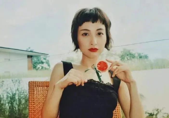 什么?吴昕狂赚2个亿,晒帝都2000W豪宅,装修更是一绝:能赚钱,当什么傻白甜!