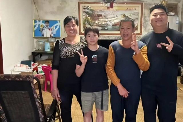 全红婵哥哥当包工头！打造商业团队有模有样，网友：挣大钱的节奏