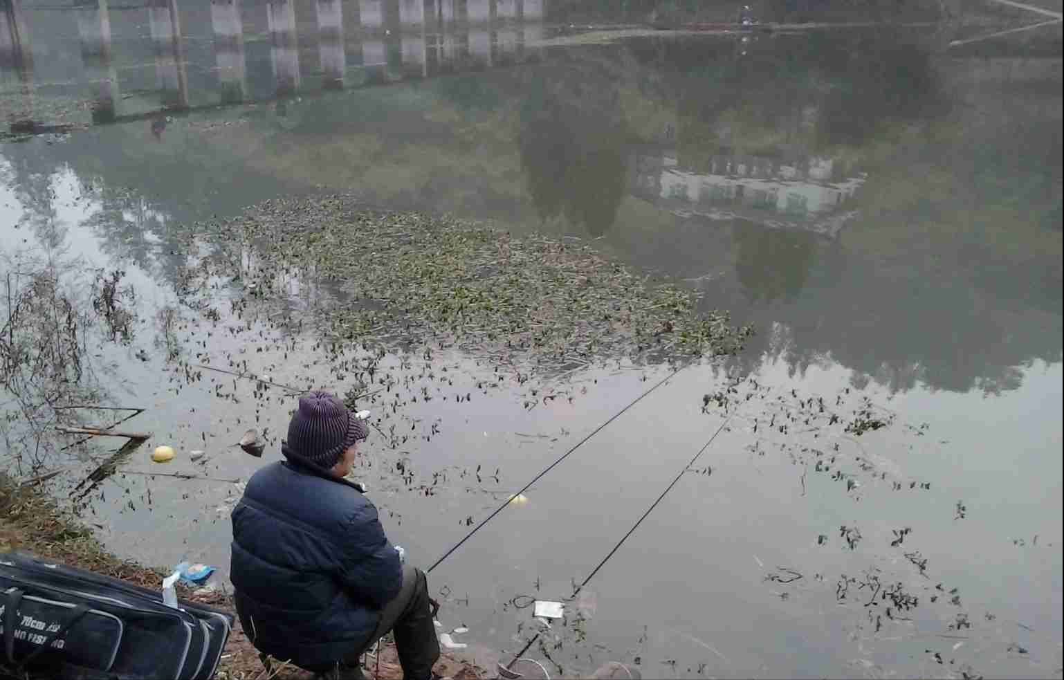 |冬钓打窝，避不开这四个常识性误区，窝料再好也只是喂鱼