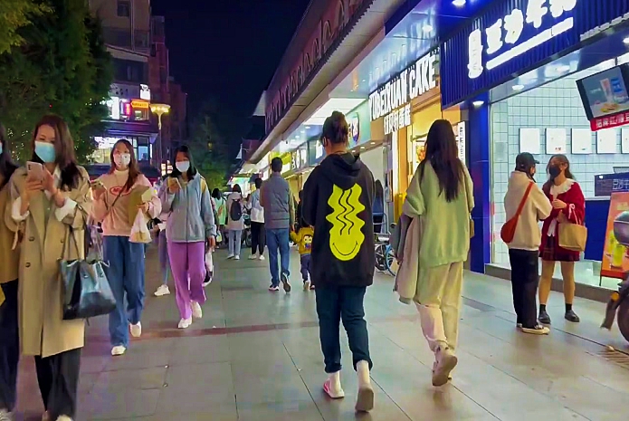 肇庆|广东旅游示范城市，被众多美女游客所熟悉，发展领先江门