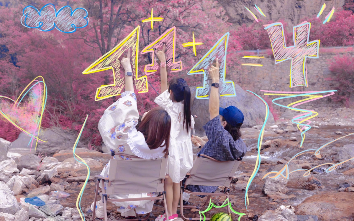 戚薇|戚薇挺孕肚带女儿逛街！肚大似筐双腿浮肿，lucky打扮精致似公主