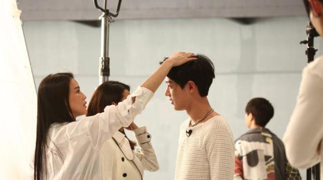 肖战|偶像剧男主天花板,肖战终于进组?微博定位和网传女主白百何相同