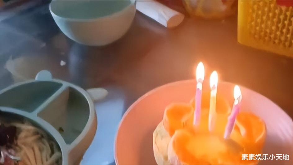 李明航|李明航离世第三天,昔日工作照公开,3岁儿子和妻子不舍他的离去