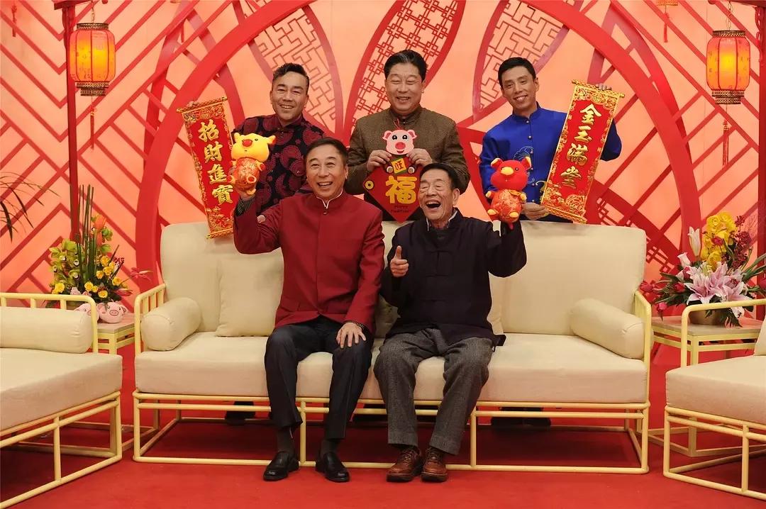 冯巩|64岁冯巩:最大的心病是34岁的儿子,退出春晚,人生也精彩