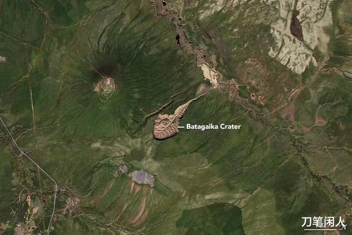 被称之为“地狱之门”的巨型塌陷,每年扩张十米,直径已超1600米