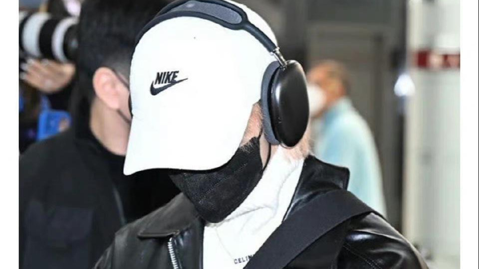 黄铉辰|中国粉丝力挺有霸凌争议的韩国爱豆，被韩国网友批“神经病”！