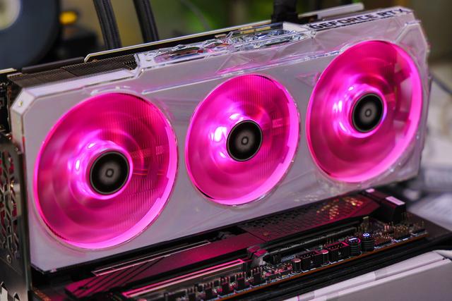 显卡|卡皇出击给你非凡性能！影驰RTX 3090 Ti 星曜 OC评测