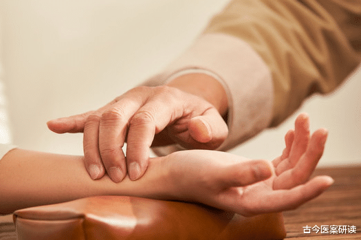 老中医|睡不好是心火旺,入睡难是肝郁结,中医一个巧办法,或有助于睡眠