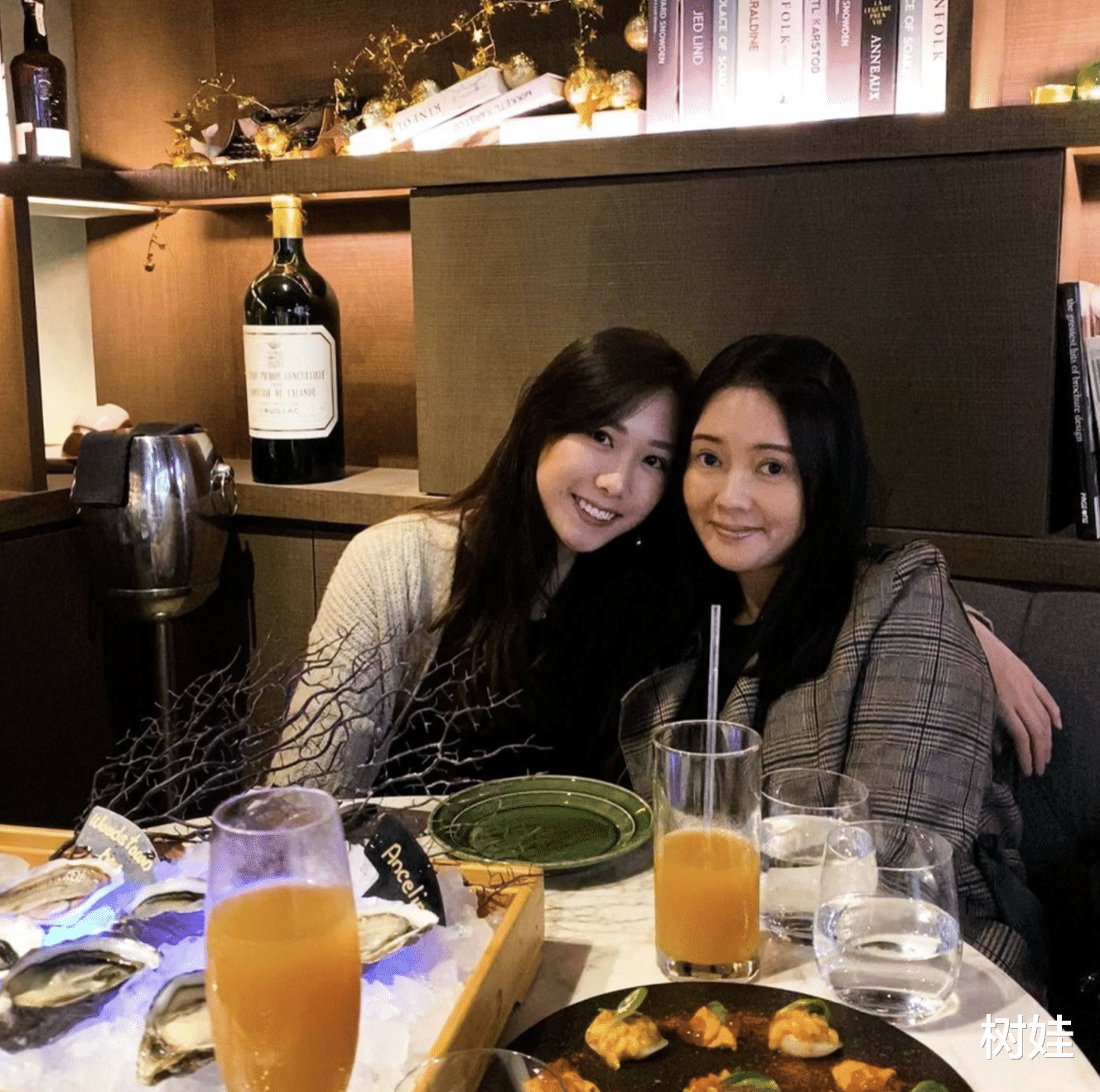 李丽珍|李丽珍25岁女儿获提名参选港姐，自认不上镜已拒绝，专注做设计师