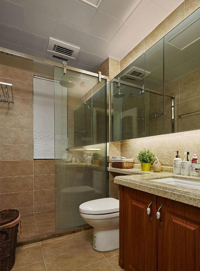 126平三居室,光客厅就已经很漂亮了,最棒的是定制柜子,晒一晒