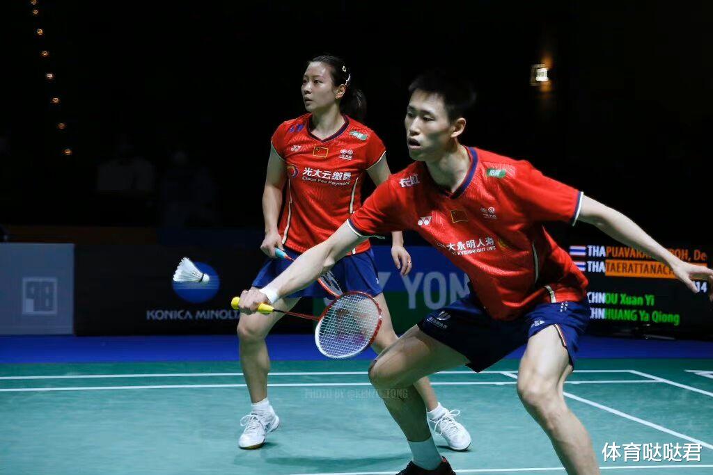 国羽|2-0！国羽男单新星崛起，豪夺三连胜晋级四强，混双世界冠军出局
