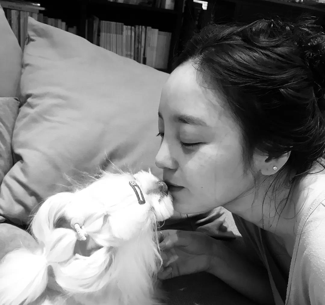 具荷拉|被抑郁症折磨的明星：每一个都让人惋惜，最年轻的只有25岁