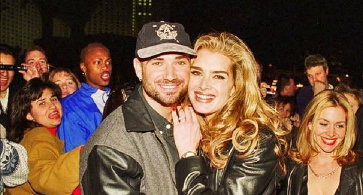 波姬·小丝|“网坛传奇”阿加西:娶波姬小丝2年离婚,二婚格拉芙,恩爱21年