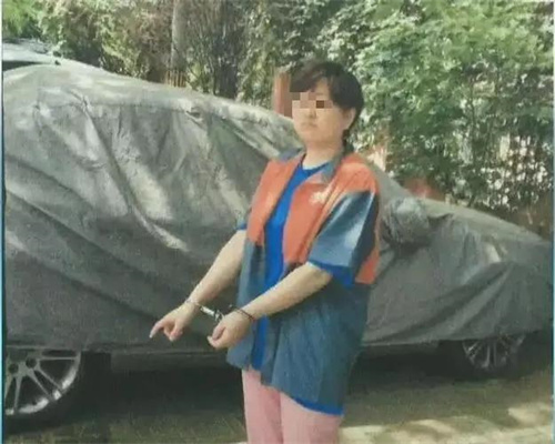 2014年,女子找母亲借钱做生意,遭拒后,强灌5支水银到妈妈嘴里
