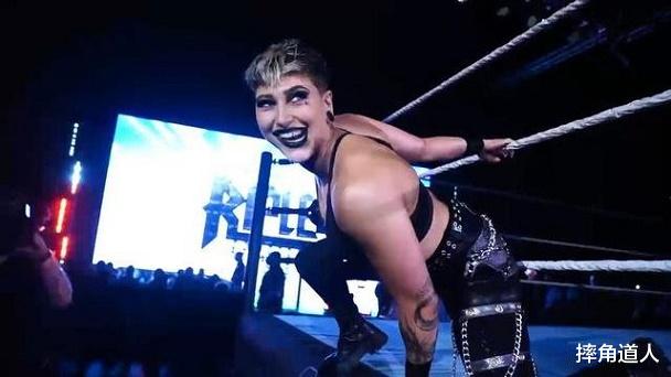 wwe|从一个多月斩获WWE女子冠军到满场挨打，雷亚究竟踏错了哪一步？