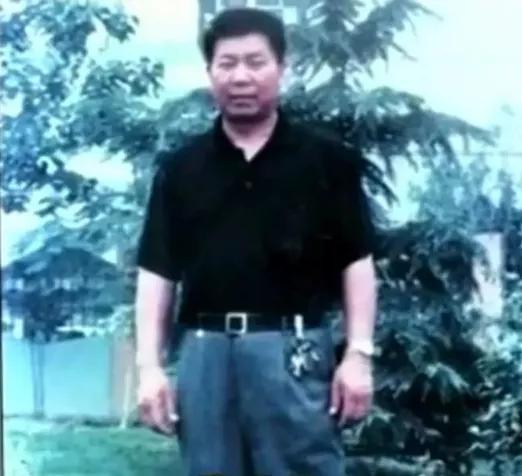 河南头号悍匪张书海,劝说儿子、亲妹追随他,制造3起银行大劫案