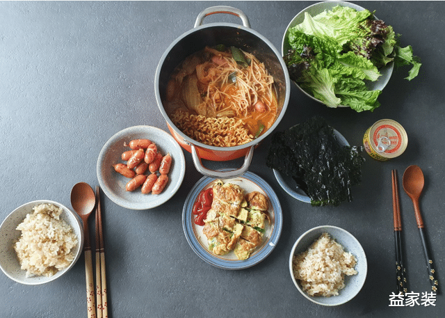 小夫妻的极简58平之家,精致的不得了,看完想用自己的家和她们换