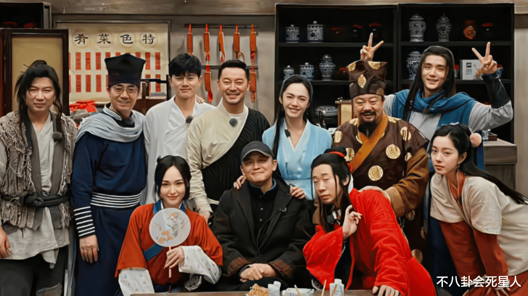 吴彤|娱乐圈明星,正在靠“贩卖情怀”赚得盆满钵满