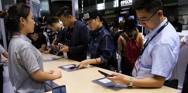 iqoo|真正懂行人，为啥更推荐iQOO、realme这些小众品牌？原因很现实