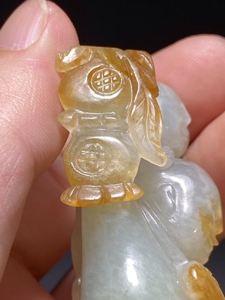 翡翠|清乾隆 老坑翡翠 黄翡俏色 双童子持如意戏金蟾 把件摆件挂件