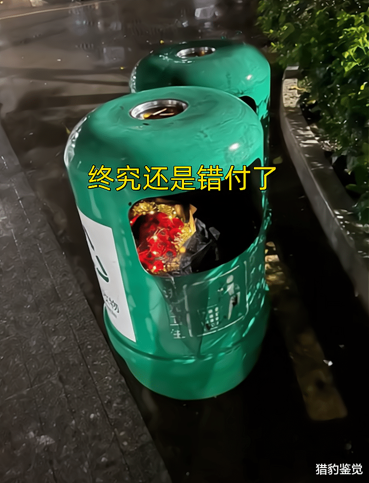 广东男子表白厂妹,女孩没正眼看就走了,同事:不知他哪来的勇气