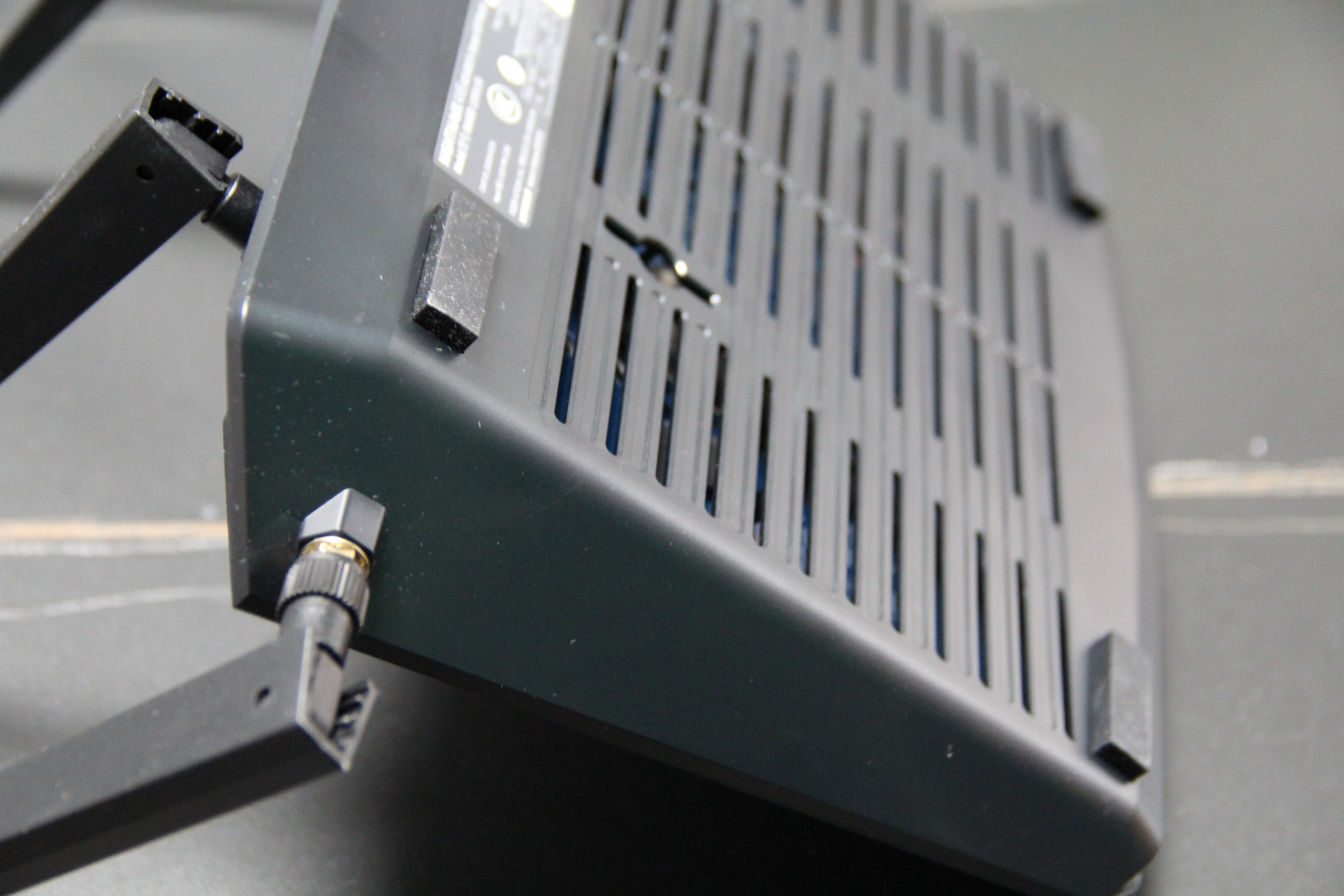 路由器|路由器也内卷?AX5400更快更强大,网件RAX50测试报告