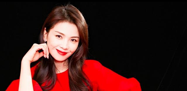 王牌对王牌|《王牌对王牌》首场录制嘉宾确定：四位嘉宾，其中一位算是半常驻