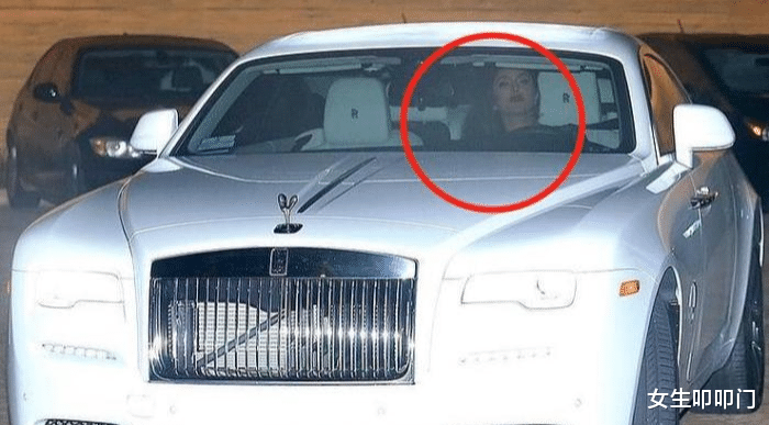 穿衣搭配 科嫂瓦妮莎瘦身成功放飞自我,绯闻更是层出不穷 球迷吐槽:过分了!