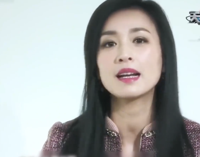 走进张庭在黄浦江边的1600平豪宅！2层空中花园，露台装饰像皇宫