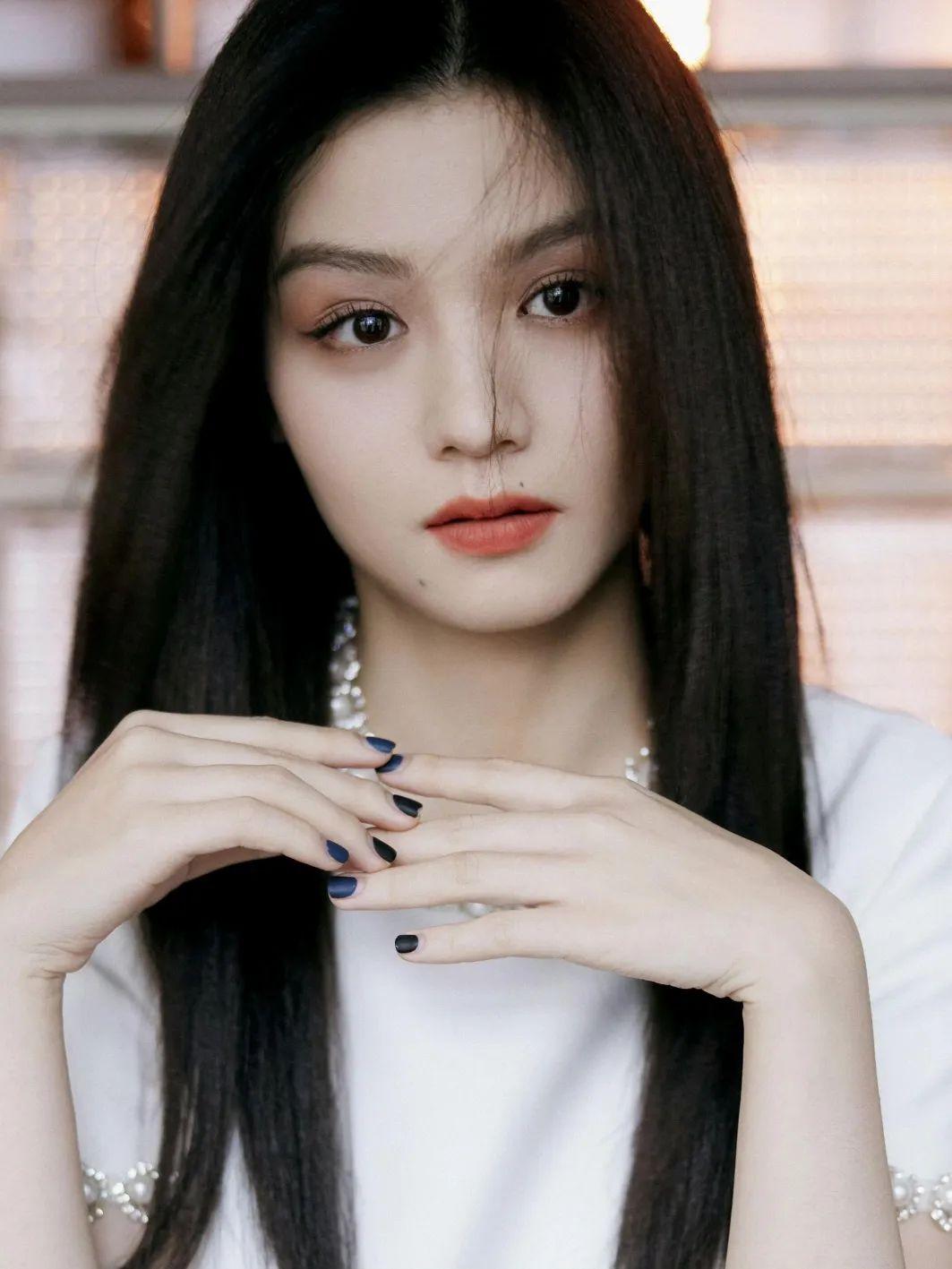 双眼皮、瓜子脸过时了?2023年最新美女标准长这样