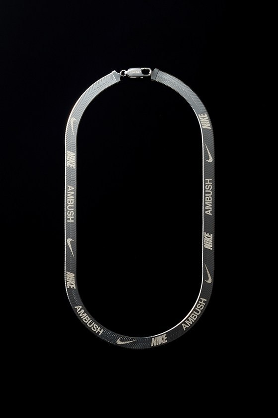 冠希爱的Sacai x Nike炒卖破万？Nike的金项链变身“潮流土豪”！