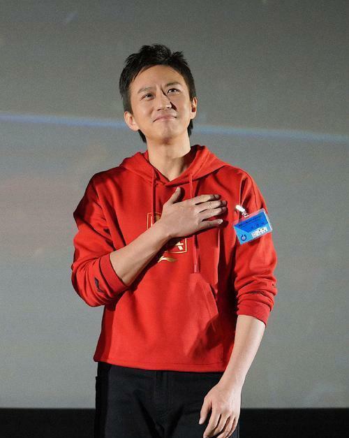 邓超|邓超发博希望《中国乒乓》逆风翻盘,点映仅360万,预测票房1.5亿