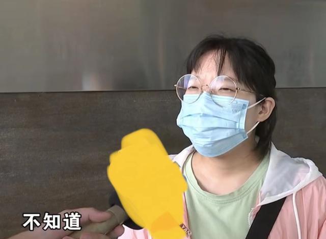 回顾:女子交12800元相亲费,见了俩心情低落,女子:穷得吃馒头