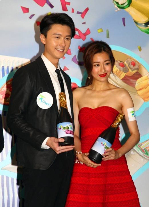 王浩信|王浩信陈自瑶离婚，这一路走来太狗血，戚其义的剧都不敢不这么演