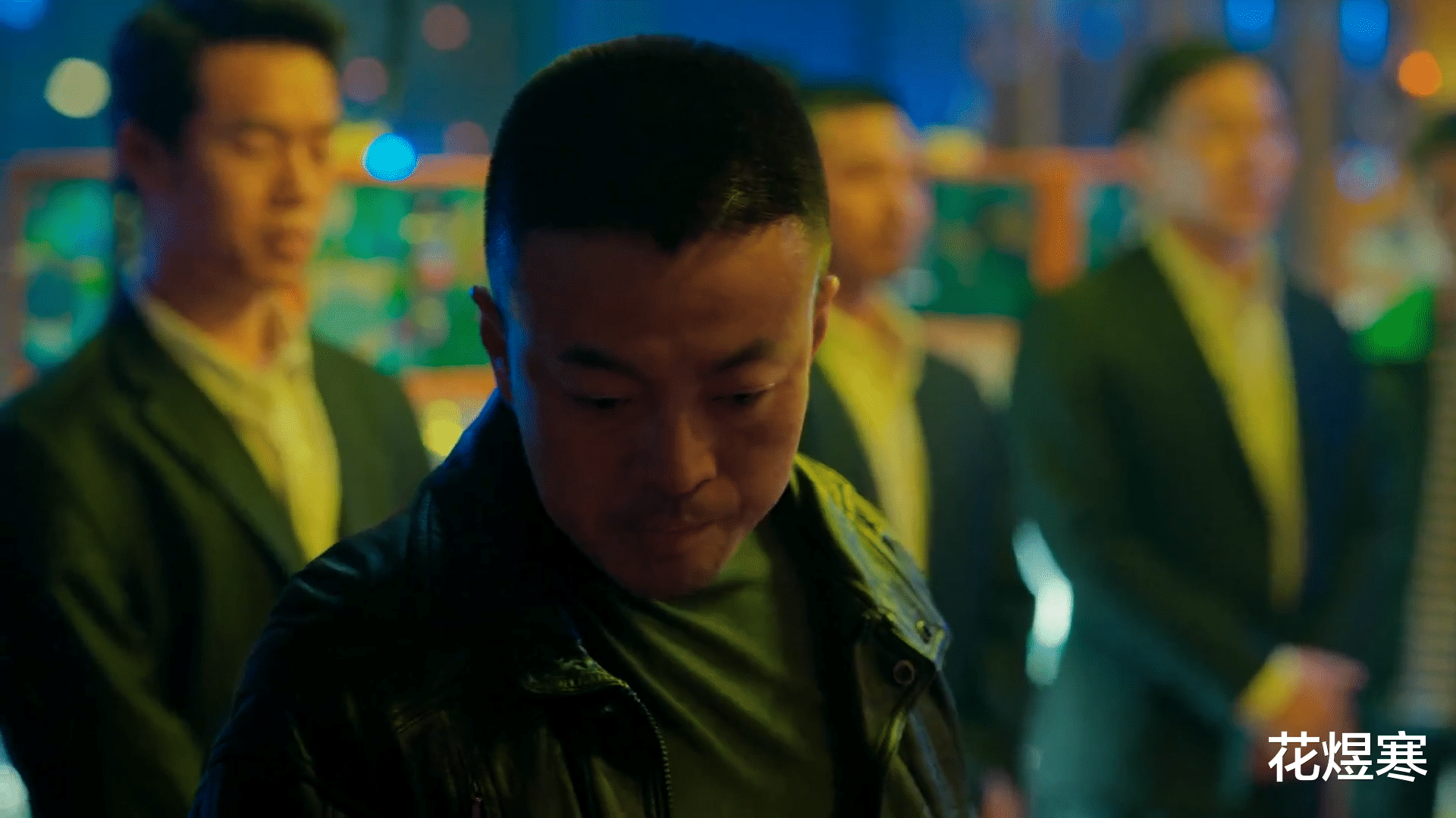 唐小龙|狂飙:看懂老墨的眼泪,小龙被甩“巴掌”,才明白强哥的“无情”