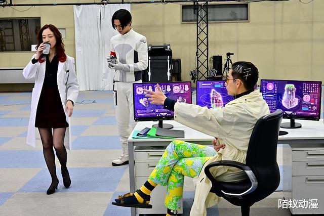 acgn漫评|假面骑士Revice第30话,两位老婆换衣服,大王花袭来,Revice大爆发